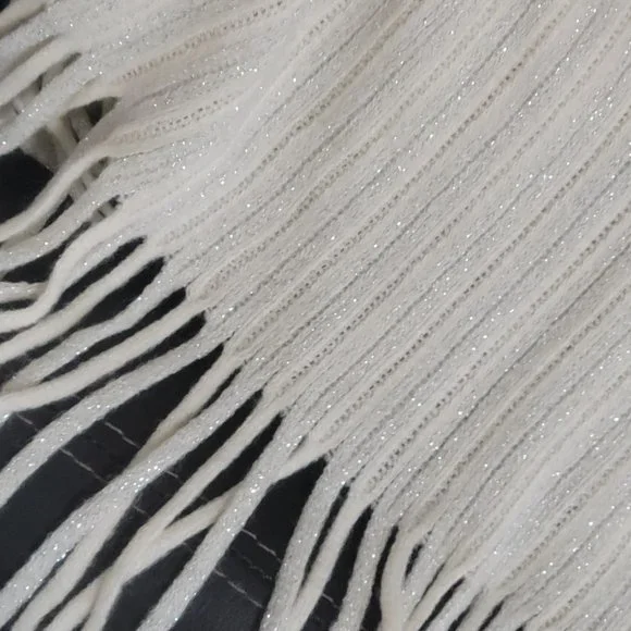 Max Studio Home Throw - Picture 5 of 11